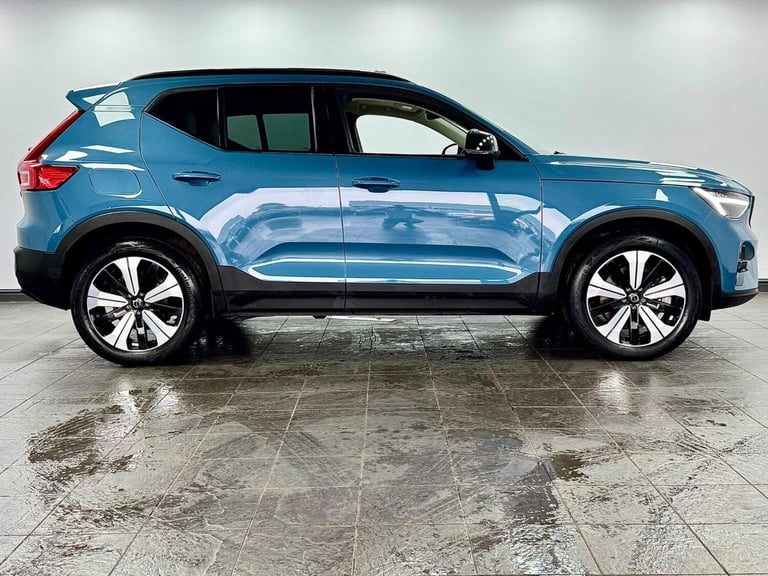 VOLVO XC40 1.5h T5 Recharge 10.7kWh Ultimate Dark Auto Euro 6 (s/s) 5dr 2023
