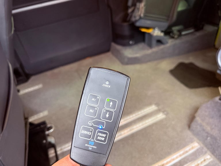 2011 Volkswagen Caravelle 2.0 TDI Executive DSG Euro 5 5dr MPV Diesel Automatic