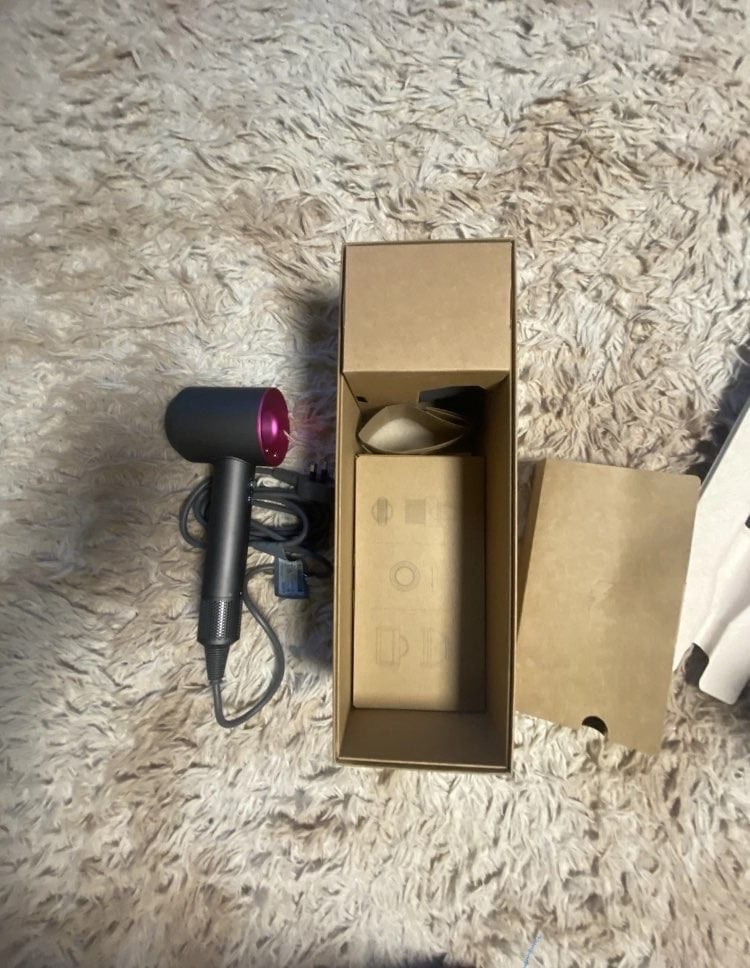 Dyson supersonic hairdryer