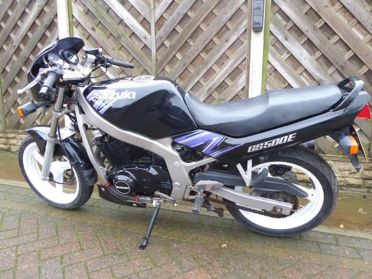 SUZUKI GS 500 H REG VERY LOW MILES 4,500 WILL BE SERVICED NEW BATTERY 1YRS MOT