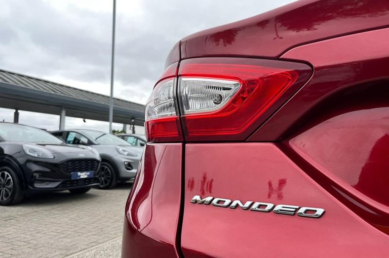 2016 Ford Mondeo 2.0 TDCi Titanium 5dr ** Sync 2 - Bluetooth / USB Connection ** Manual Hatchback...