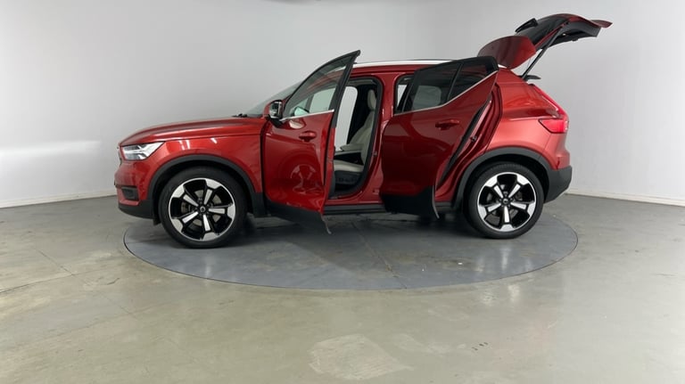 2020 Volvo XC40 Inscription Pro, B4 AWD mild hybrid Estate Petrol Automatic