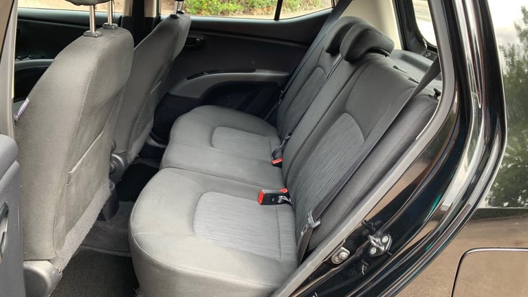 HYUNDAI i10 ACTIVE 5 DOOR HATCHBACK MANUAL ULEZ £20 ROAD TAX
