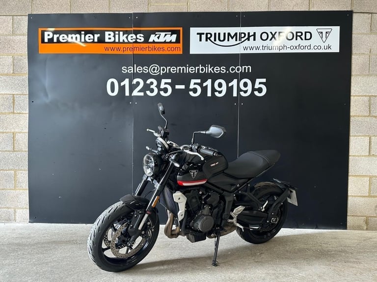 STUNNING ONE OWNER 2024/24 TRIUMPH TRIDENT 660 MOTORCYCLE