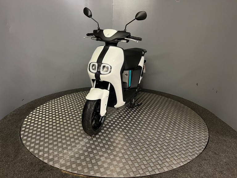 Yamaha Neos 2022 72 Plate Twin Battery  Moped Ride from 16 years / 45 mile range