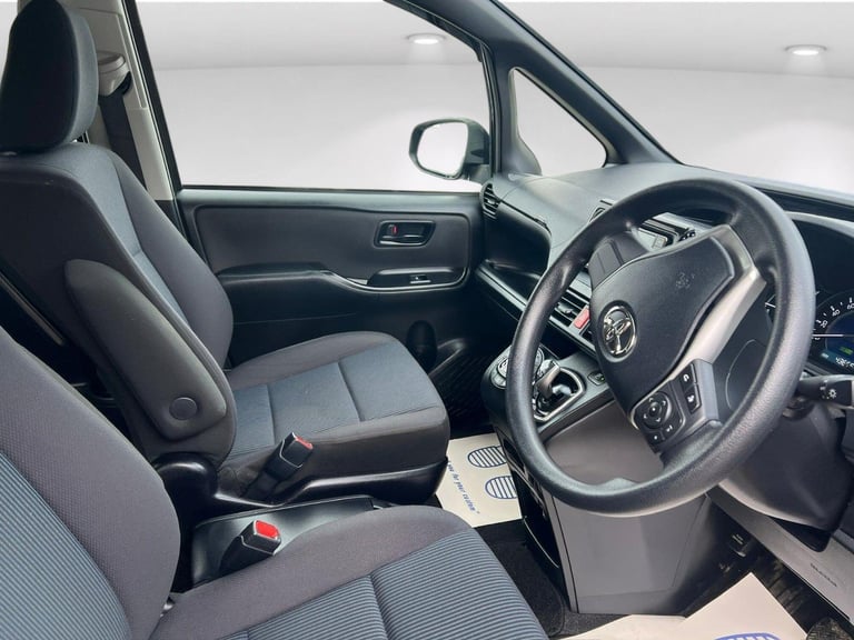 2019 Toyota Voxy Noah Hybrid 1.8 ZWR80 Auto Hybrid