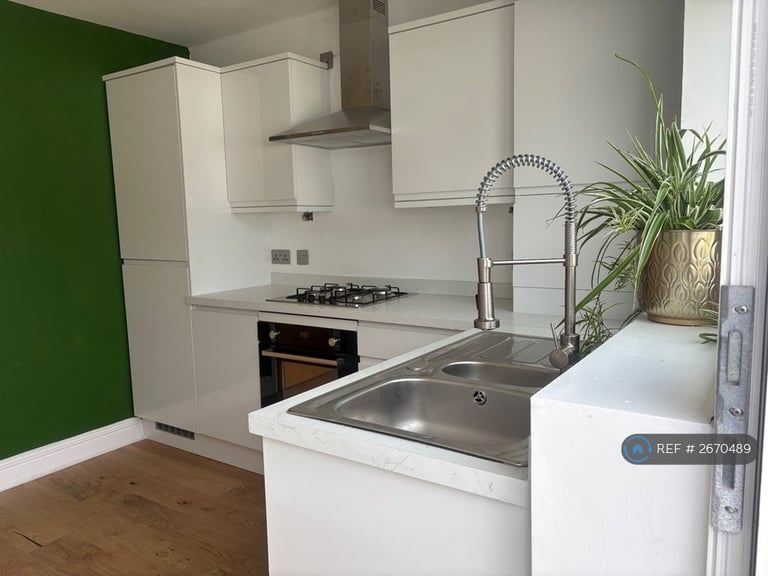 2 bedroom house in Hewlett Road, Cheltenham, GL52 (2 bed) (#2670489)