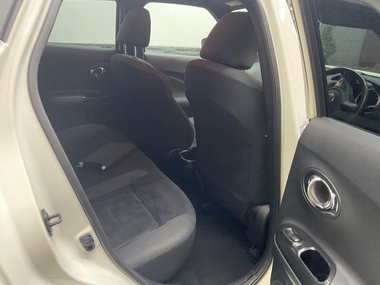 2014 Nissan Juke 1.6 Acenta Premium XTRON Euro 5 5dr HATCHBACK Petrol Automatic