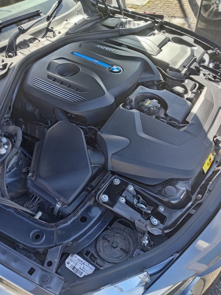 BMW, 330e Sport, 2016, Step Auto, 1998cc Turbo electric Hybrid