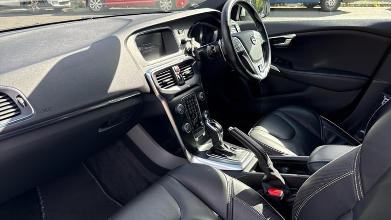 2019 Volvo V40 1.5 T3 R-Design Edition Hatchback 5dr Petrol Auto Euro 6 (s/s) (152 ps) Hatchback ...