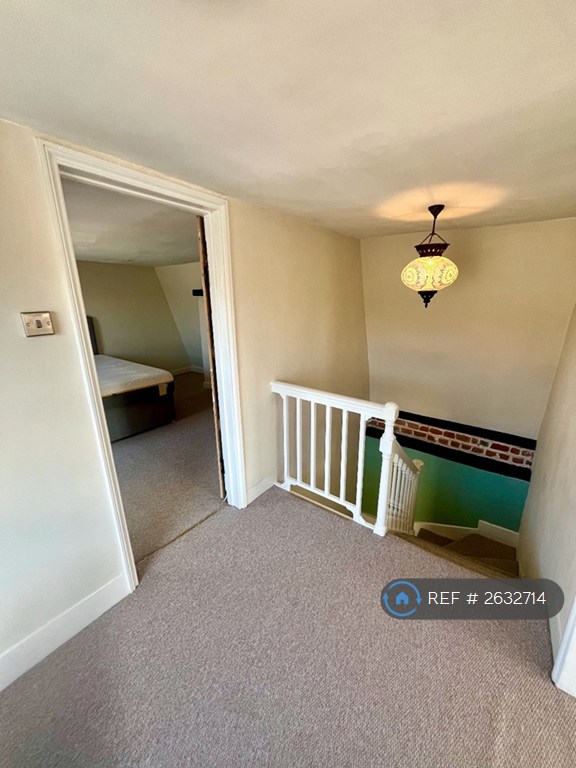 2 bedroom flat in Northgate, Canterbury, CT1 (2 bed) (#2632714)