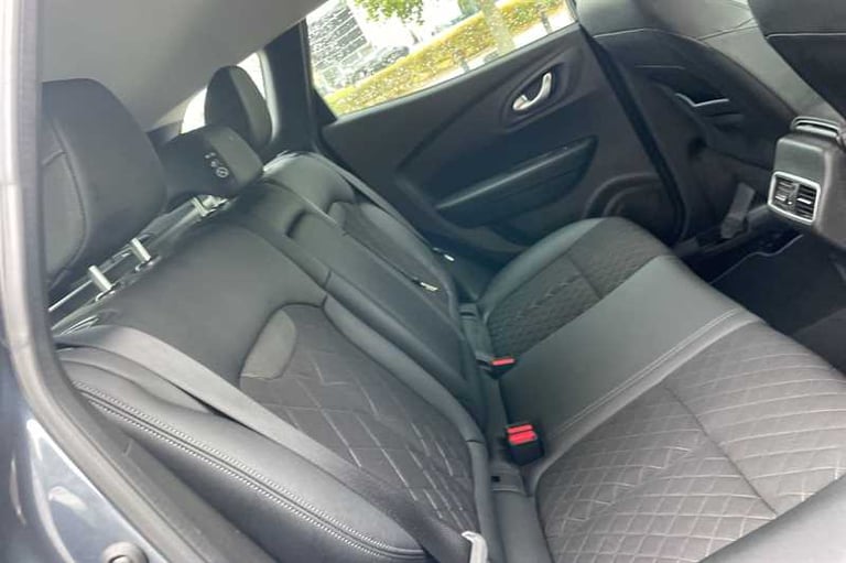 2019 Renault Kadjar 1.3 TCe Iconic SUV 5dr Petrol EDC Euro 6 (s/s) (140 ps) SUV Petrol Automatic