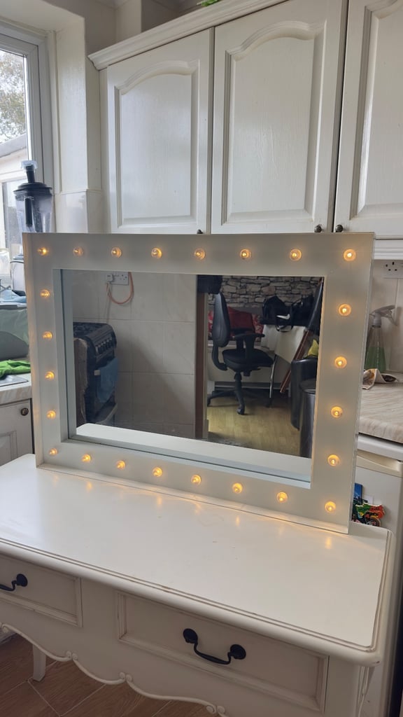 French dressing table 