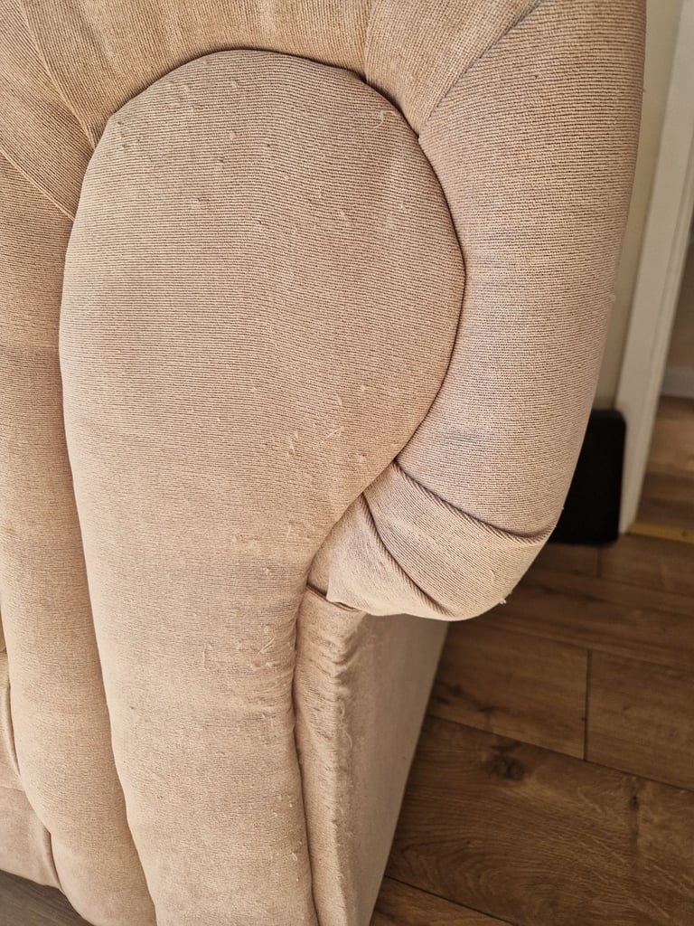 2 + 3 sofas