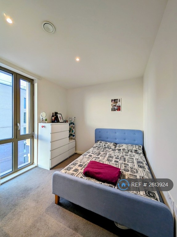 2 bedroom flat in Camberwell Passage, London, SE5 (2 bed) (#2613924)