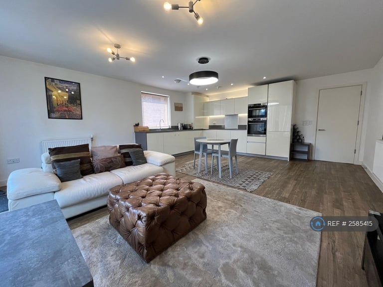 2 bedroom flat in Fowler Avenue, Trumpington, Cambridge, CB2 (2 bed) (#2585415)