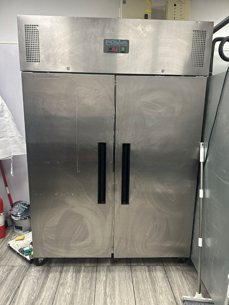 Commercial catering equipment Double door polar fridge restaurant kitchen trailer items 