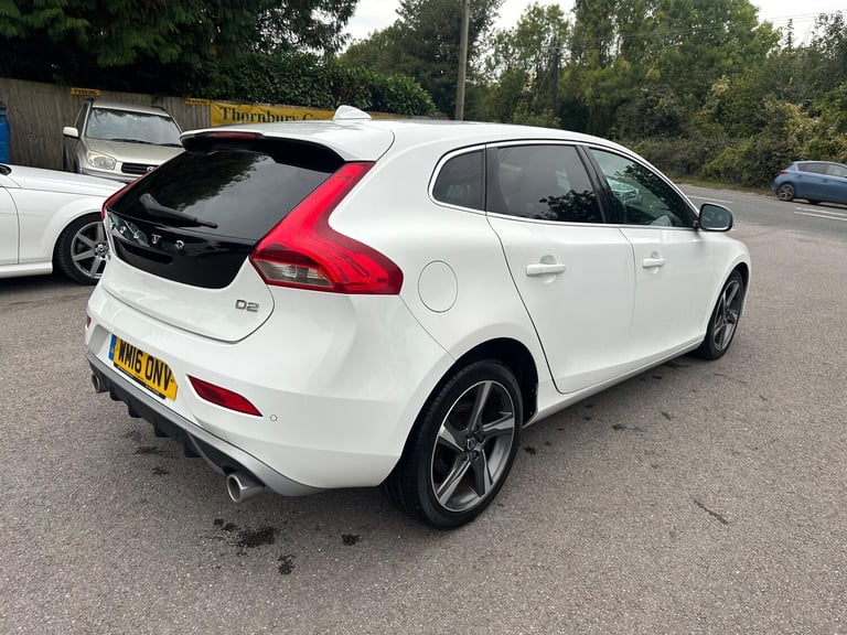 2016 Volvo V40 2.0 D2 R-Design Lux Nav Euro 6 (s/s) 5dr HATCHBACK Diesel Manual