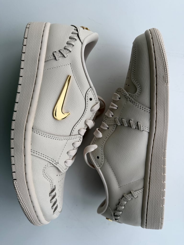 Women’s Nike Air Low Method of Make Trainers, size 6