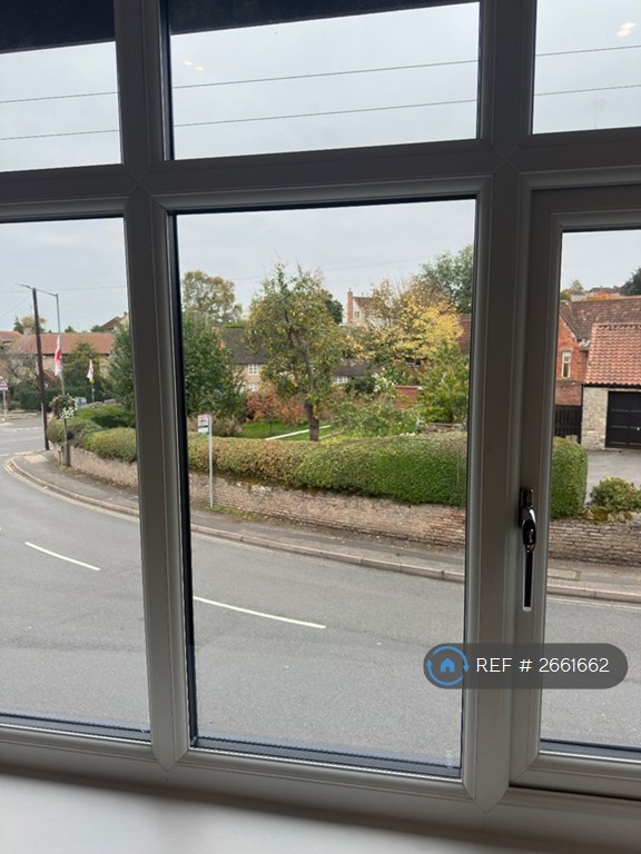 3 bedroom flat in High Street, Whitwell, Worksop, S80 (3 bed) (#2661662)