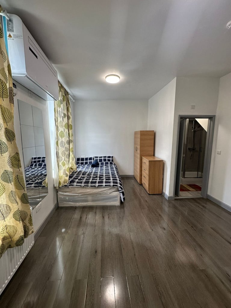 1 bedroom flat in 8A chapel rd Ilford London IG1 2AG