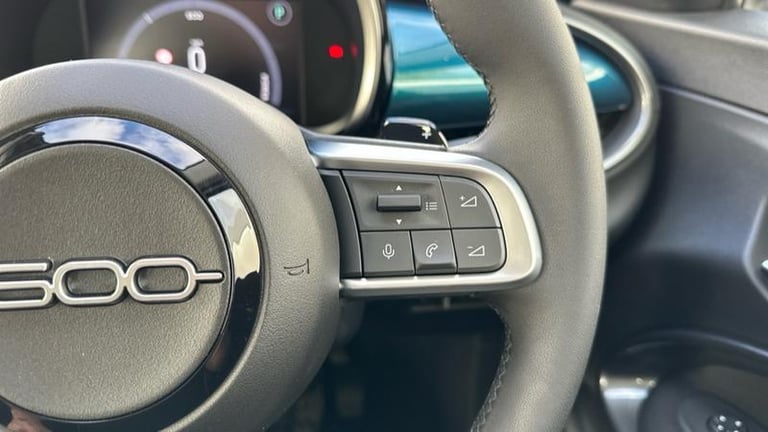 2025 Fiat 600 1.2 MHEV SUV 5dr Petrol Hybrid e-DCT Euro 6 (s/s) (100 ps) Automatic Hatchback Hybr...