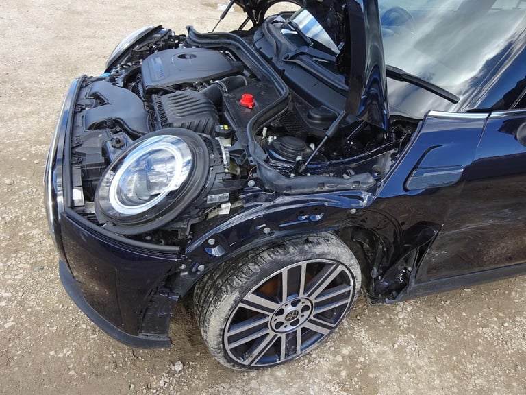 2022 72 REG MINI COOPER EXCLUSIVE AUTO DAMAGED REPAIRABLE SALVAGE