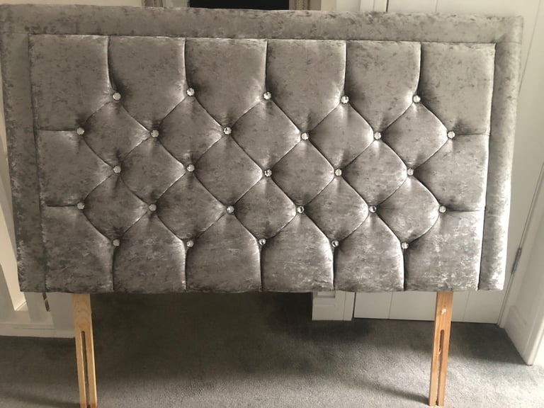 image for Double velvet headband & double divan base