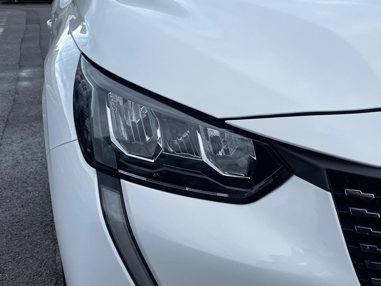 2023 Peugeot 208 1.2 PureTech Allure Premium + Euro 6 (s/s) 5dr HATCHBACK Petrol Manual