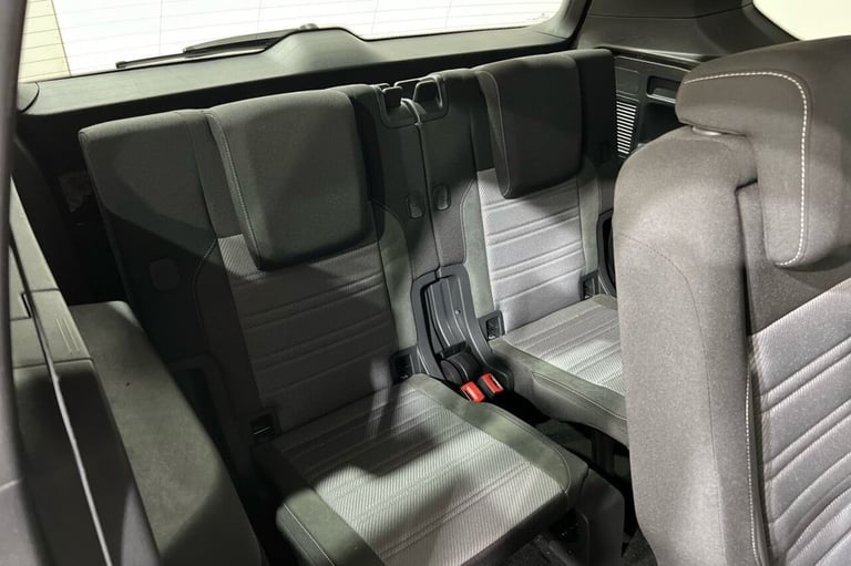 2020 Volkswagen Touran 1.5 TSI EVO R-Line MPV 5dr Petrol DSG Euro 6 (s/s) (150 ps) MPV Petrol Aut...