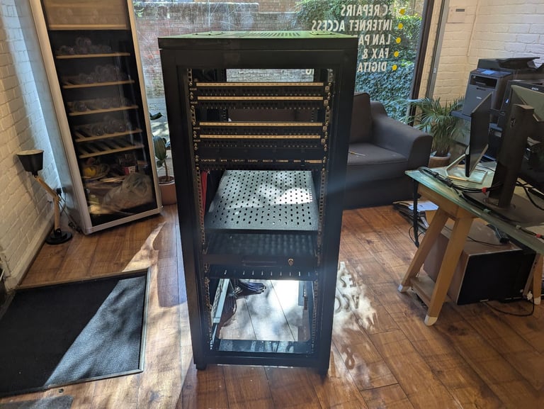 image for 25u server cabinet