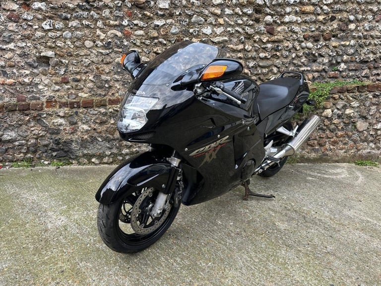 HONDA CBR1100XX SUPER BLACKBIRD - 1999 Petrol Manual in Black