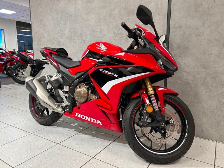 2024 Honda CBR500R - 2276 miles - 1 OWNER!