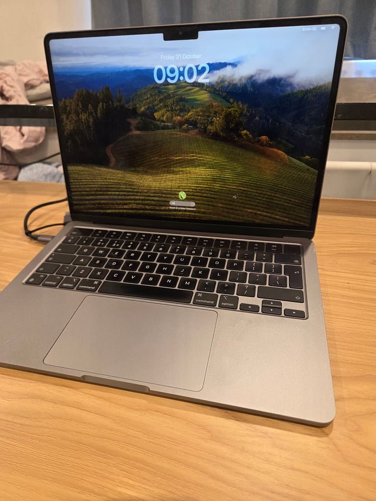 Macbook Air 2024 M3 Great Condition 