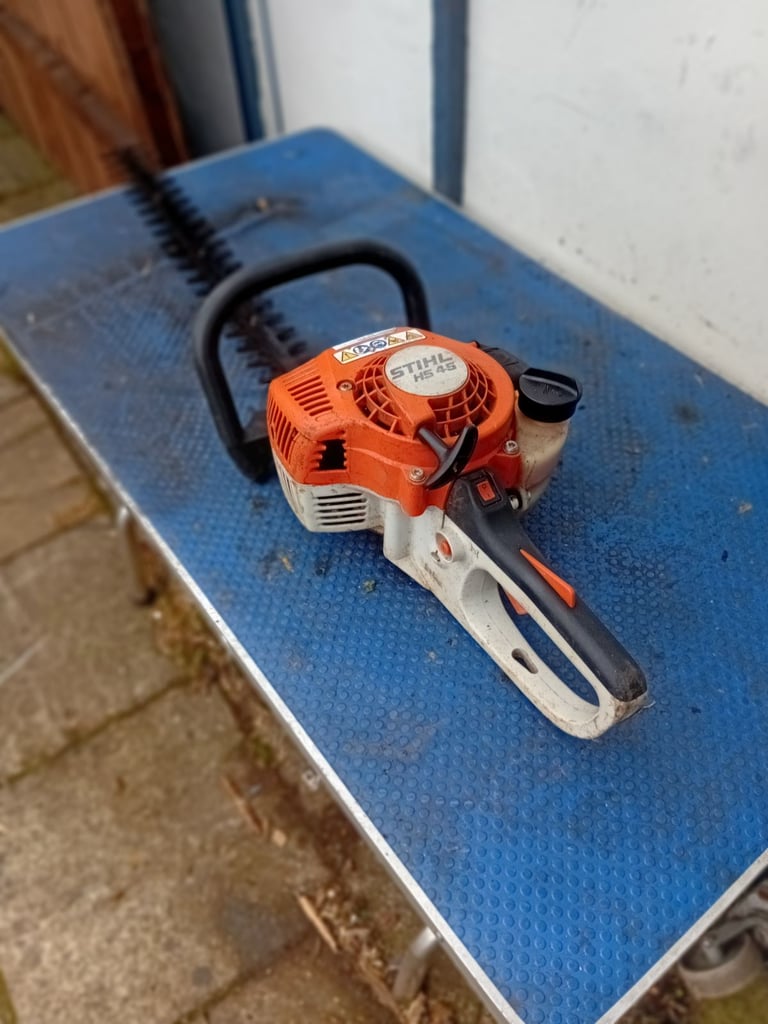 STIHL HS 45 PETROL HEDGECUTTER CAN SEE WORKING