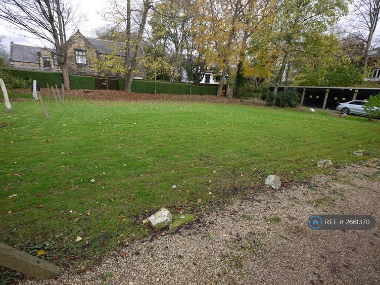 2 bedroom flat in North Hill Road, Leeds, LS6 (2 bed) (#2661370)