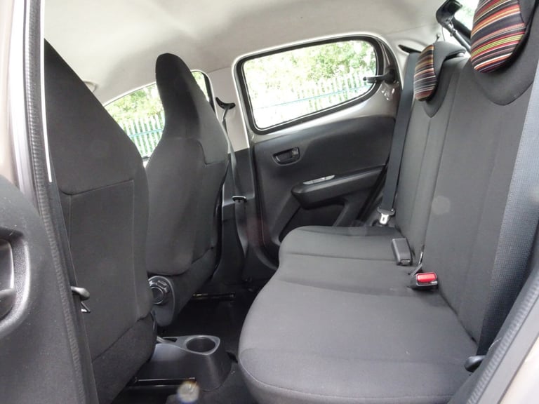 1.0 VTi Feel 5dr £20 TAX +FSH +BTOOTH +JUST SERVICED*