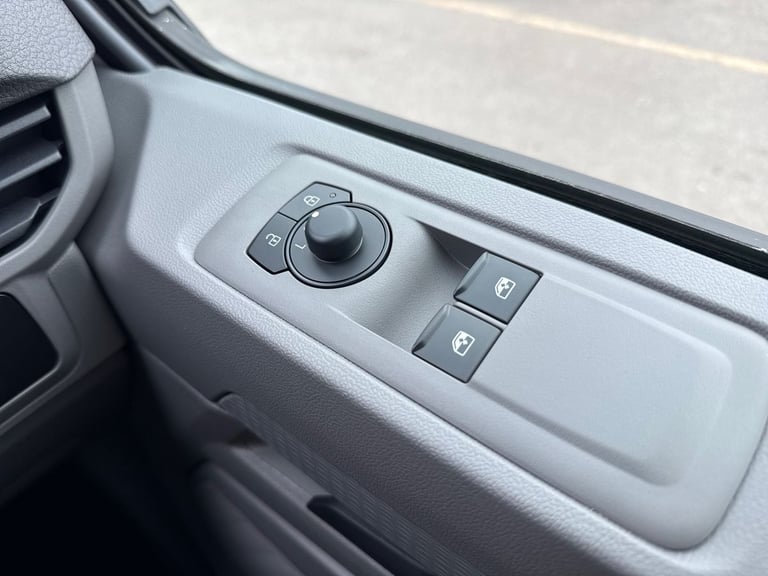  Volkswagen Transporter Panel Van 2.0 Tdi T32 Commerce Plus Panel Van 5dr