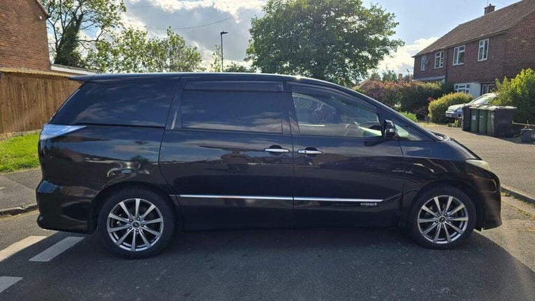 Hybrid electric Toyota estima 7 seater