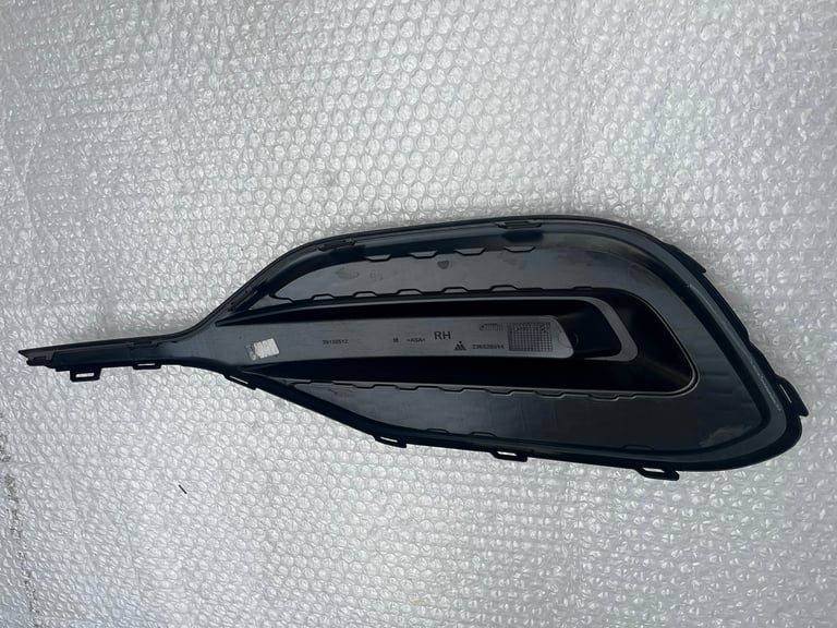 Vauxhall Astra K 2020 front bumper right side trim