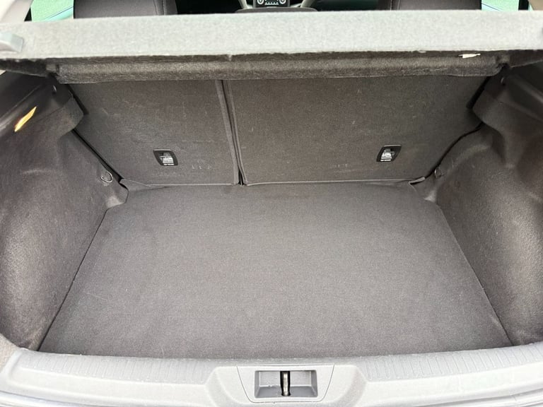 2019 Renault Megane 1.3 TCe Iconic Hatchback 5dr Petrol Manual Euro 6 (s/s) (140 ps) Hatchback Pe...