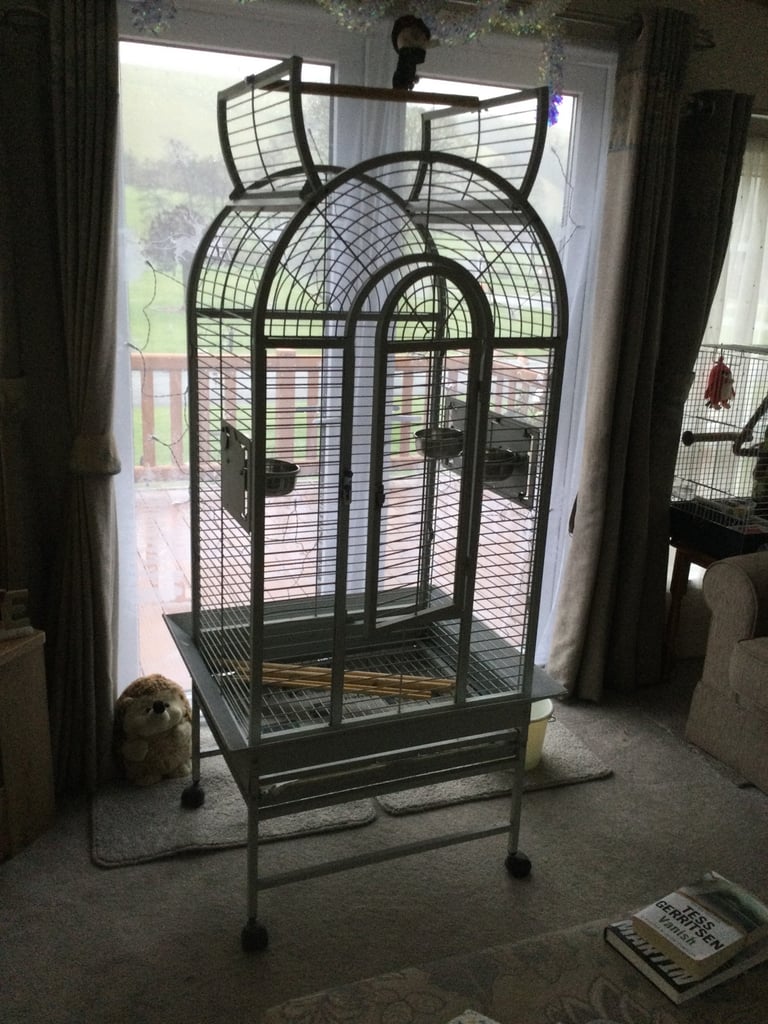 Large parrot cage