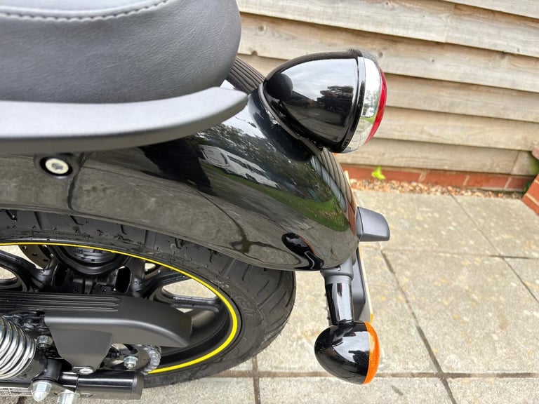 2024 / 24 Royal Enfield METEOR 350 £2750 Blue 134 miles.