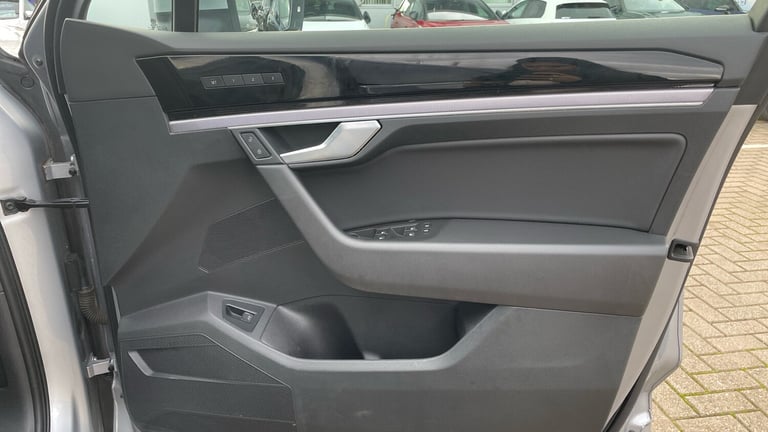 2018 Volkswagen Touareg 3.0 V6 TDI 4Motion R-Line Tech 5dr Tip Auto Diesel Estate Estate Diesel A...