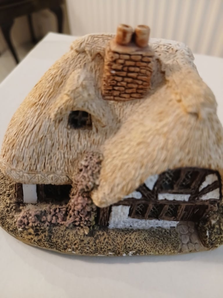 2 Lilliput lane cottages 