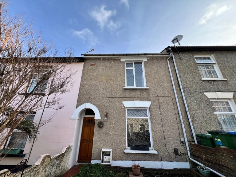 Very large large double room to rent