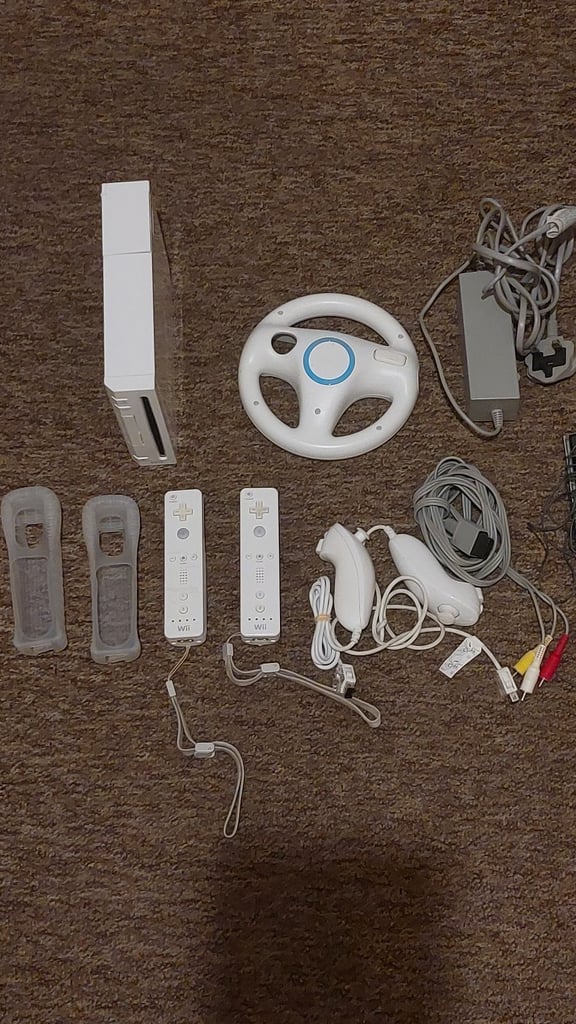 Nintendo wii set   (B)