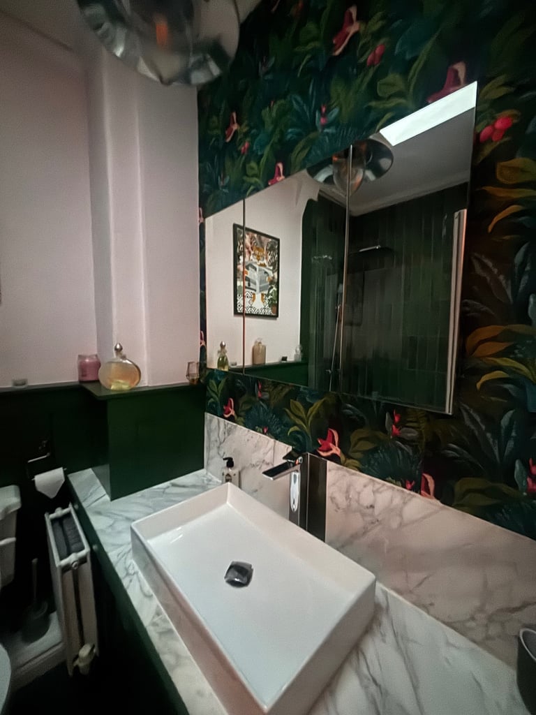 Fully furnished 2 bedroom flat Hillhead