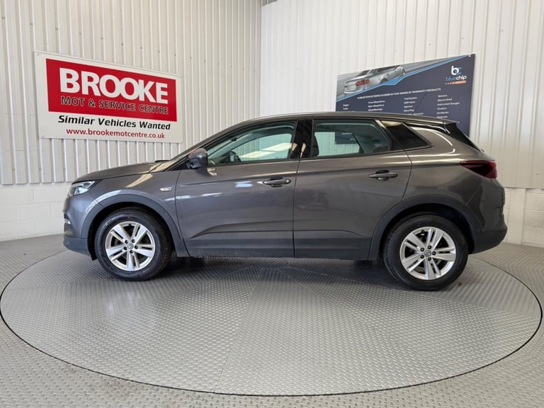 2018 Vauxhall Grandland X 1.2 Turbo SE Euro 6 (s/s) 5dr HATCHBACK Petrol Manual