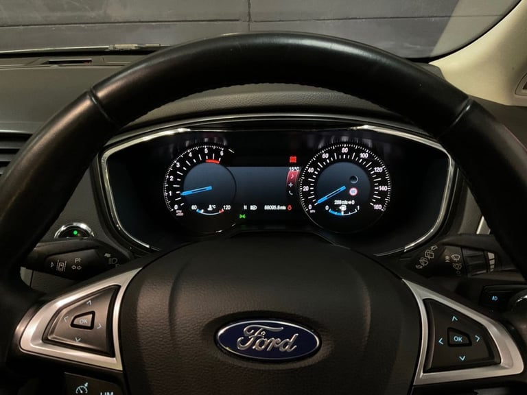2016 Ford Mondeo 2.0 TDCi Titanium 5dr HATCHBACK DIESEL Manual